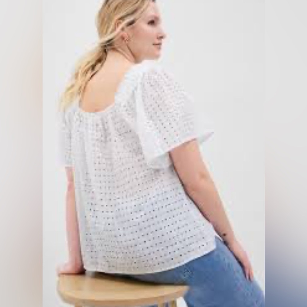 White Eyelet Top Size Large Flutter Sleeves Sku 3 - image 1